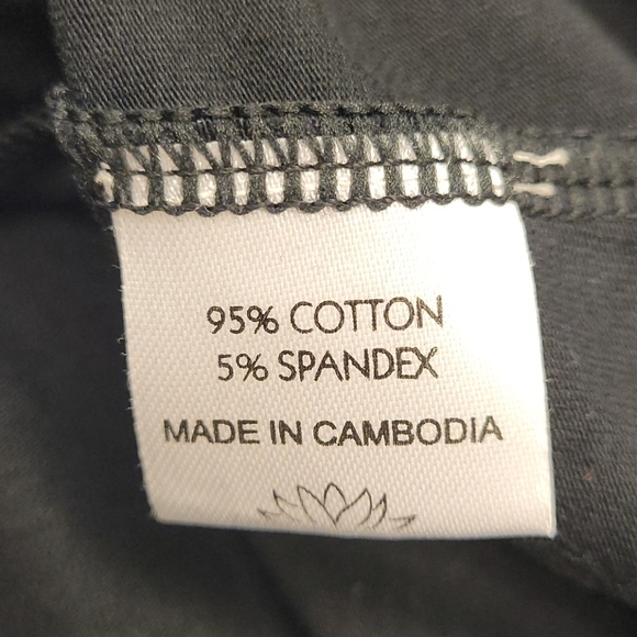 Crowned Free Fearlessly Be Yourself Tank - Picture 7 of 8